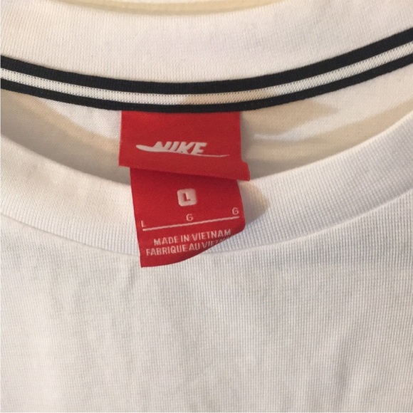 NWOT olive green black and white Nike cropped tees - Picture 8 of 8